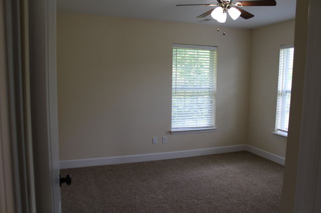 1033 Valleydale Ave, Cross Plains, TN 37049