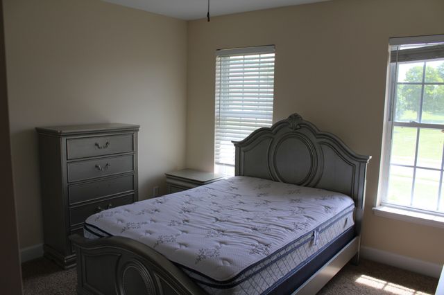 1033 Valleydale Ave, Cross Plains, TN 37049