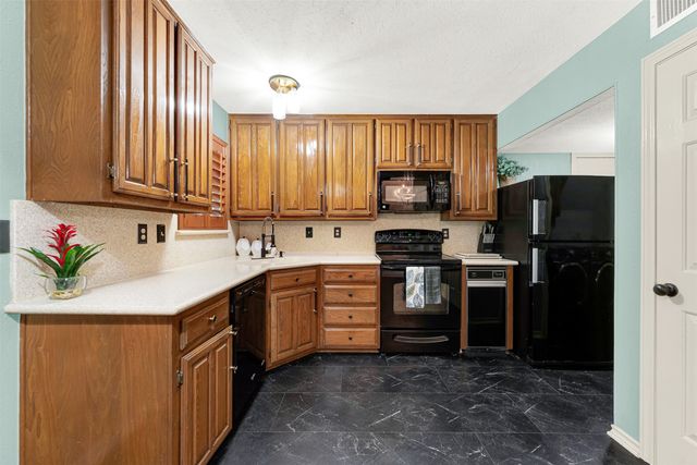 100 Saint Emelion Court, Irving, TX 75038