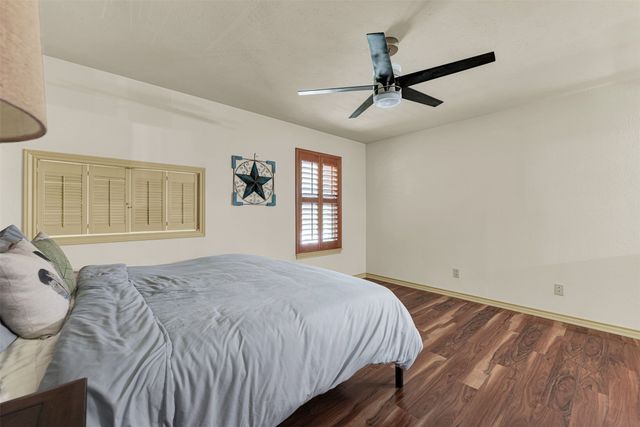 100 Saint Emelion Court, Irving, TX 75038