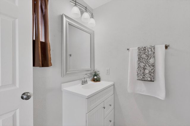 11221 Baja Drive NE, Albuquerque, NM 87111