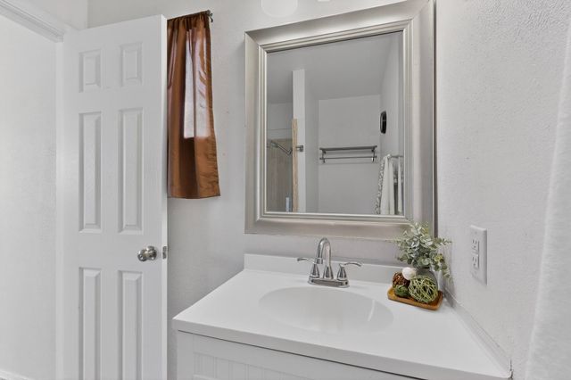 11221 Baja Drive NE, Albuquerque, NM 87111