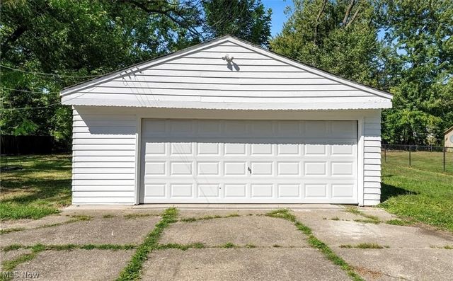 7407 Hawk Avenue, Mentor, OH 44060