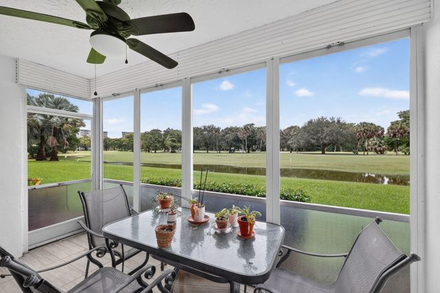 575 Oaks Lane 102, Pompano Beach, FL 33069
