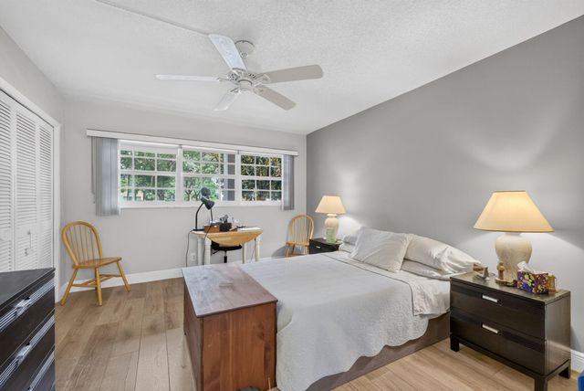 575 Oaks Lane 102, Pompano Beach, FL 33069