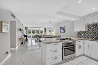 575 Oaks Lane 102, Pompano Beach, FL 33069