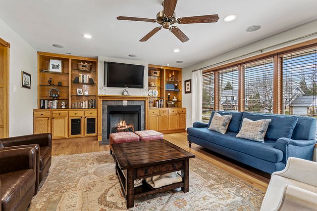 12401 S 68th Court, Palos Heights, IL 60463