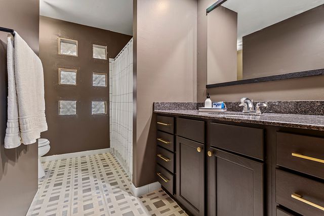 12401 S 68th Court, Palos Heights, IL 60463