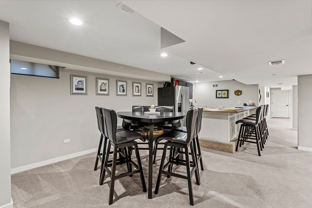 12401 S 68th Court, Palos Heights, IL 60463