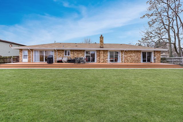 12401 S 68th Court, Palos Heights, IL 60463