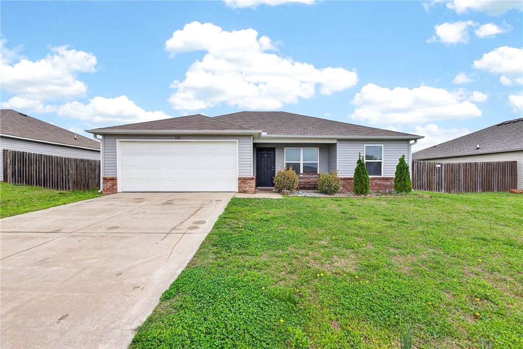 808 NW 68th Avenue, Bentonville, AR 72713