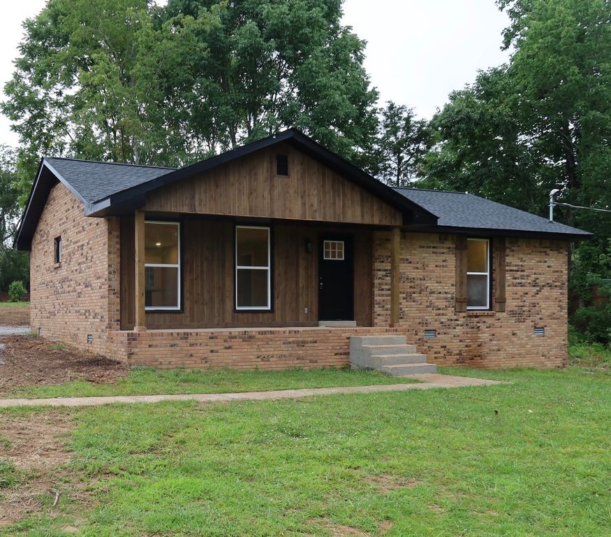 7110 Robinson Dr, Fairview, TN 37062