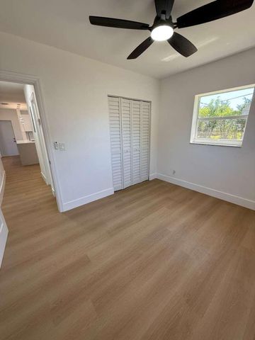 726 S 11TH Street, Lantana, FL 33462