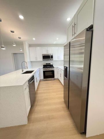 726 S 11TH Street, Lantana, FL 33462