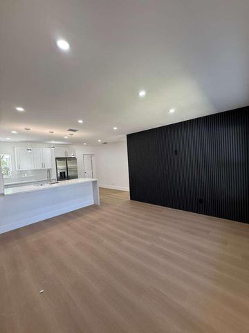 726 S 11TH Street, Lantana, FL 33462