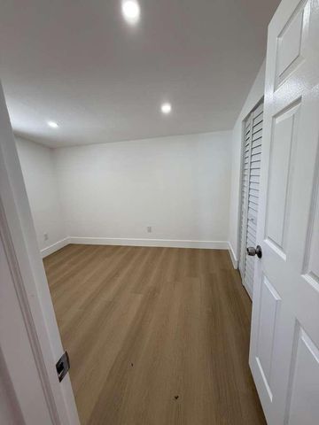 726 S 11TH Street, Lantana, FL 33462