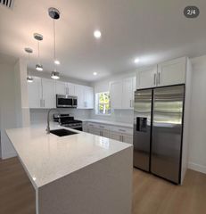 726 S 11TH Street, Lantana, FL 33462