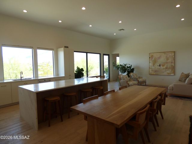 5721 E Paseo Cocospera, Tucson, AZ 85750