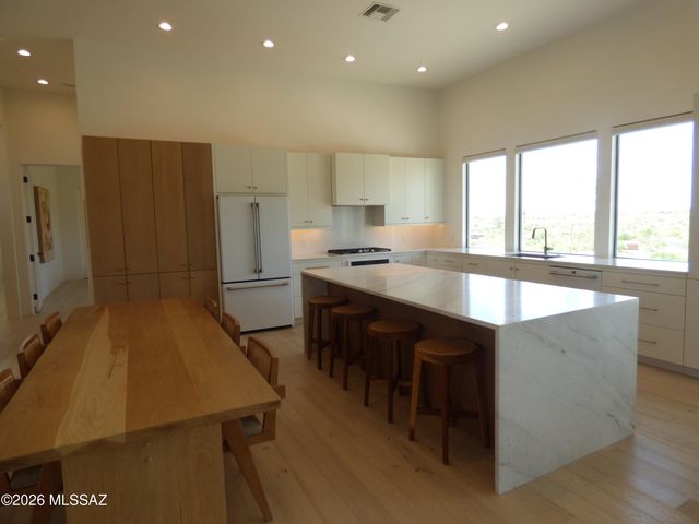5721 E Paseo Cocospera, Tucson, AZ 85750