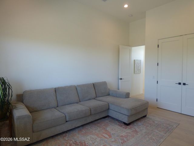 5721 E Paseo Cocospera, Tucson, AZ 85750