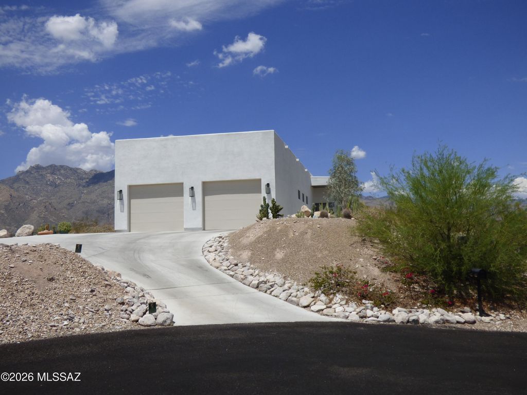 5721 E Paseo Cocospera, Tucson, AZ 85750