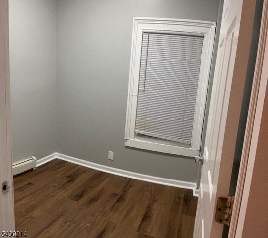 1041 Magnolia Ave, Elizabeth City, NJ 07201