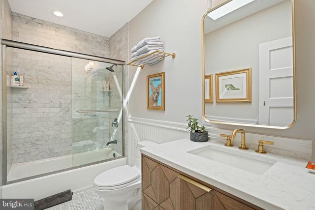 3815 BENTON ST NW, Washington, DC 20007