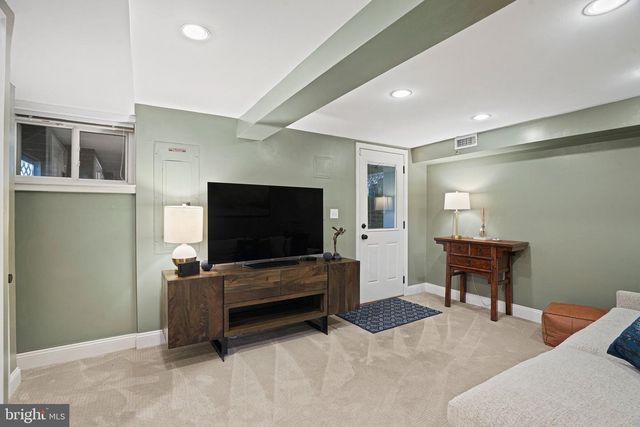 3815 BENTON ST NW, Washington, DC 20007