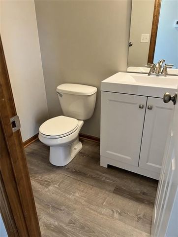 1611 SW Highland Drive, Lee's Summit, MO 64081