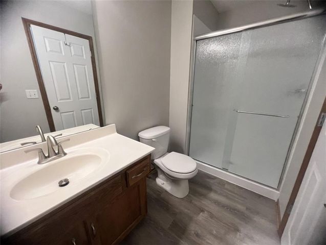 1611 SW Highland Drive, Lee's Summit, MO 64081