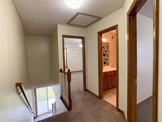 1611 SW Highland Drive, Lee's Summit, MO 64081