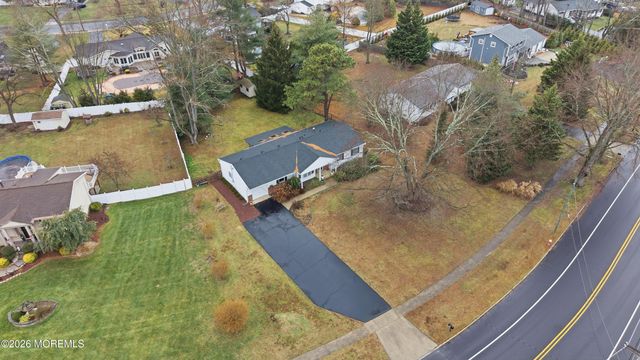 35 Pease Road, Manalapan, NJ 07726