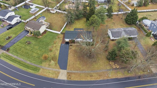 35 Pease Road, Manalapan, NJ 07726