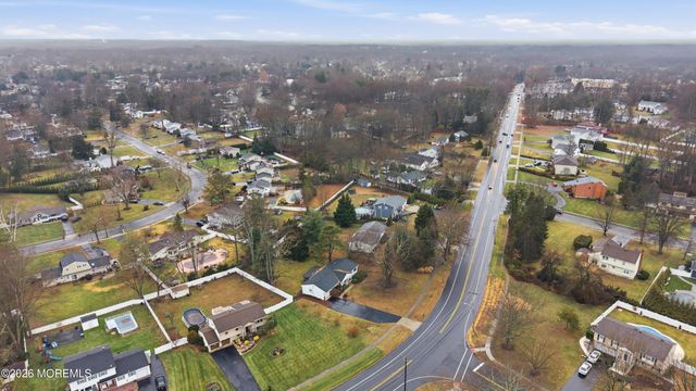 35 Pease Road, Manalapan, NJ 07726