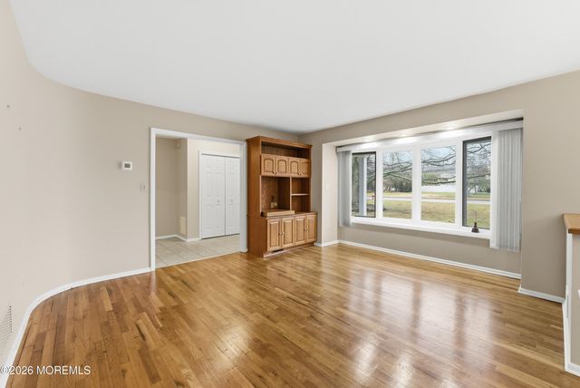 35 Pease Road, Manalapan, NJ 07726