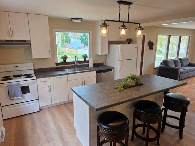 913 Broadway AVENUE, Sheboygan, WI 53081