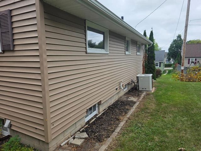 913 Broadway AVENUE, Sheboygan, WI 53081