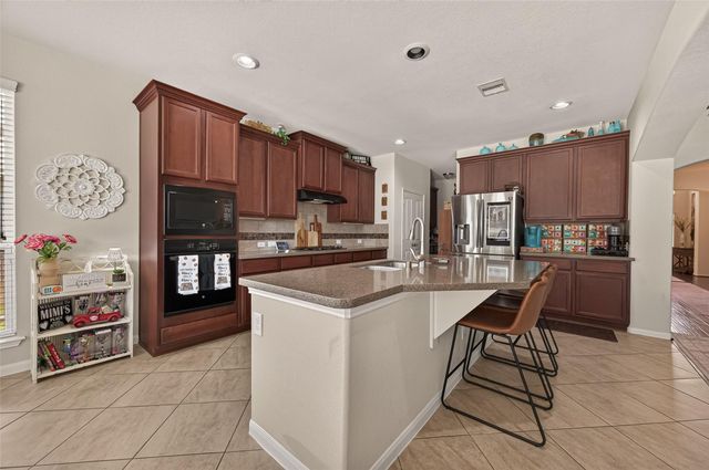 3830 Cypress Point Drive, Mont Belvieu, TX 77523