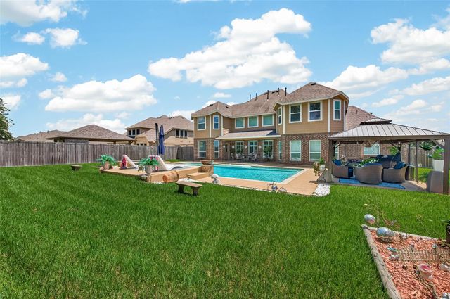 3830 Cypress Point Drive, Mont Belvieu, TX 77523