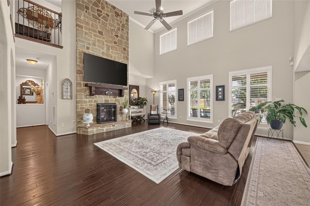 3830 Cypress Point Drive, Mont Belvieu, TX 77523