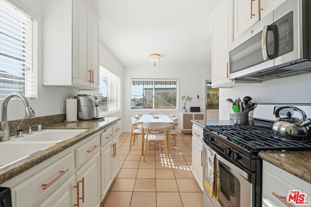 2702 11th Street 5, Santa Monica, CA 90405