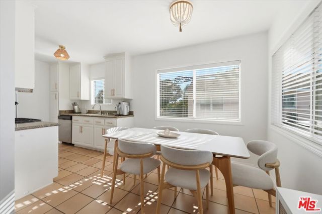 2702 11th Street 5, Santa Monica, CA 90405