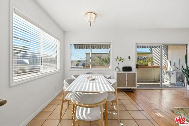 2702 11th Street 5, Santa Monica, CA 90405