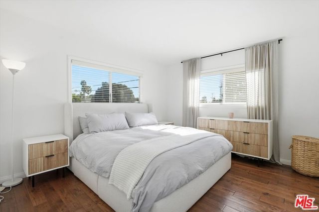 2702 11th Street 5, Santa Monica, CA 90405