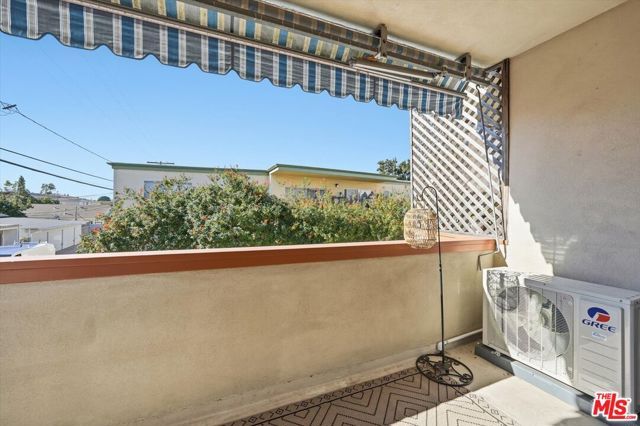 2702 11th Street 5, Santa Monica, CA 90405