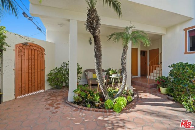 2702 11th Street 5, Santa Monica, CA 90405