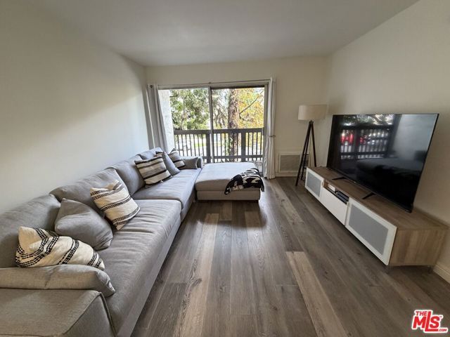 525 S Ardmore Avenue 206, Los Angeles, CA 90020