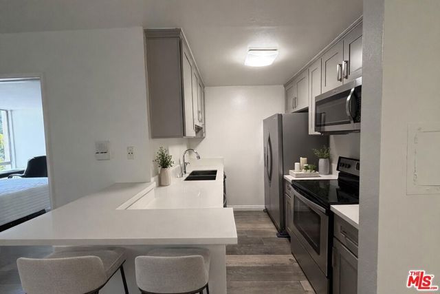 525 S Ardmore Avenue 206, Los Angeles, CA 90020