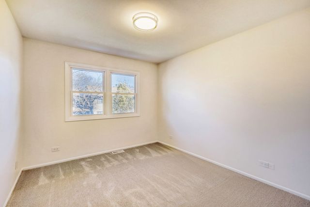 132 White Birch Lane, Westmont, IL 60559