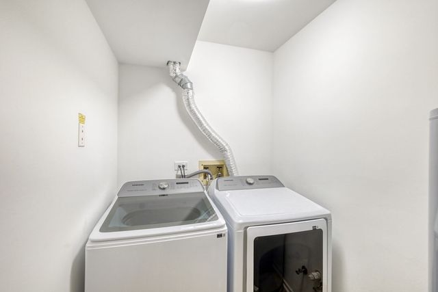 132 White Birch Lane, Westmont, IL 60559